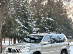 Сүрөт унаа Toyota Land Cruiser Prado