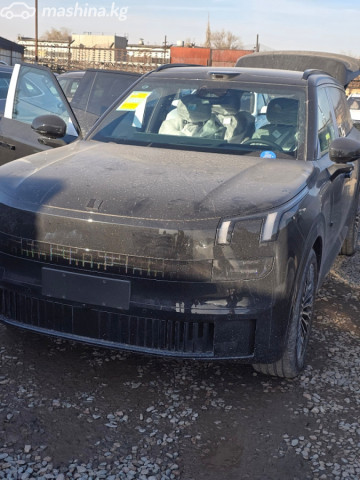 Lynk &amp; Co 900