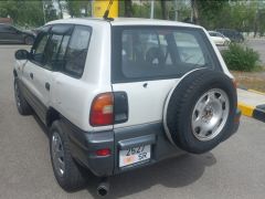 Сүрөт унаа Toyota RAV4