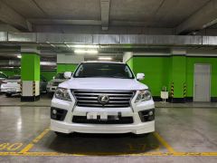 Photo of the vehicle Lexus LX