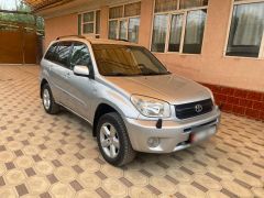 Сүрөт унаа Toyota RAV4