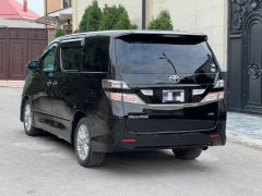 Photo of the vehicle Toyota Vellfire