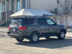 Сүрөт унаа Toyota Sequoia