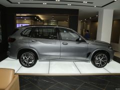 Photo of the vehicle BMW X5