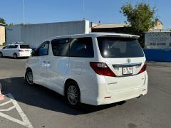 Сүрөт унаа Toyota Alphard