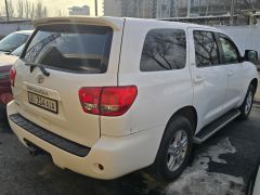 Фото авто Toyota Sequoia