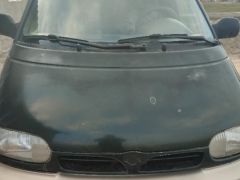 Сүрөт унаа Nissan Serena