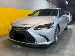 Photo of the vehicle Lexus ES