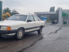 Photo of the vehicle Audi 100