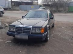 Сүрөт унаа Mercedes-Benz W124