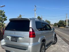 Photo of the vehicle Lexus GX