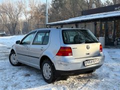 Photo of the vehicle Volkswagen Golf