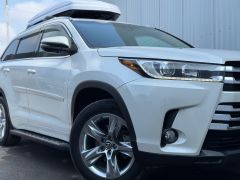 Photo of the vehicle Toyota Highlander