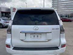 Photo of the vehicle Lexus GX