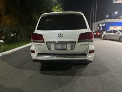 Photo of the vehicle Lexus LX