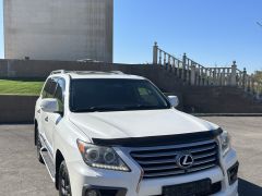 Photo of the vehicle Lexus LX