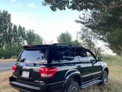 Сүрөт унаа Toyota Sequoia