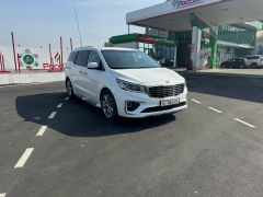 Photo of the vehicle Kia Carnival