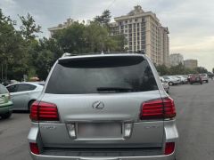 Photo of the vehicle Lexus LX