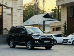 Сүрөт унаа Toyota Land Cruiser