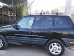 Сүрөт унаа Toyota RAV4