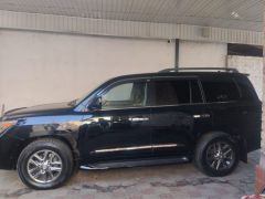 Photo of the vehicle Lexus LX