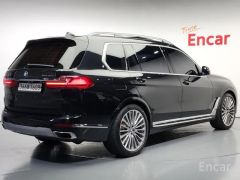 Photo of the vehicle BMW X7