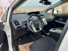 Сүрөт унаа Toyota Prius v (+)