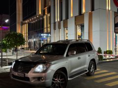 Photo of the vehicle Lexus LX