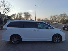 Фото авто Toyota Sienna