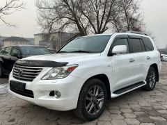 Photo of the vehicle Lexus LX