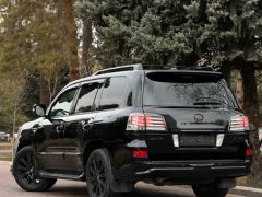 Photo of the vehicle Lexus LX