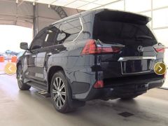 Photo of the vehicle Lexus LX