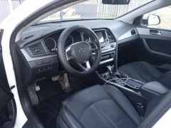 Photo of the vehicle Hyundai Sonata