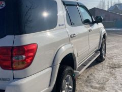 Photo of the vehicle Toyota Sequoia