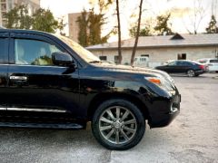 Photo of the vehicle Lexus LX