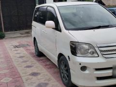 Фото авто Toyota Noah