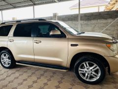 Сүрөт унаа Toyota Sequoia