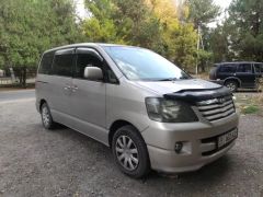 Сүрөт унаа Toyota Noah