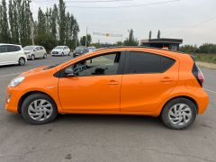 Фото авто Toyota Prius c