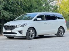 Photo of the vehicle Kia Carnival