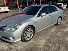 Photo of the vehicle Toyota Crown