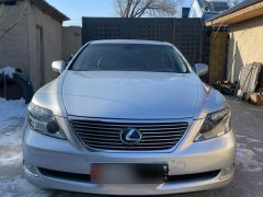 Photo of the vehicle Lexus LS