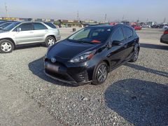 Сүрөт унаа Toyota Prius c