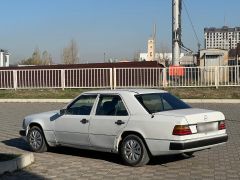 Сүрөт унаа Mercedes-Benz W124