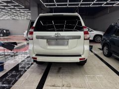 Сүрөт унаа Toyota Land Cruiser Prado