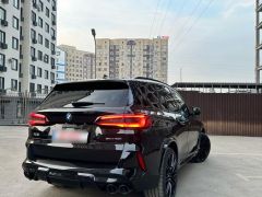 Photo of the vehicle BMW X5