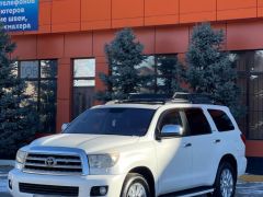 Сүрөт унаа Toyota Sequoia