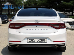 Photo of the vehicle Hyundai Grandeur