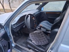 Photo of the vehicle Mercedes-Benz W124